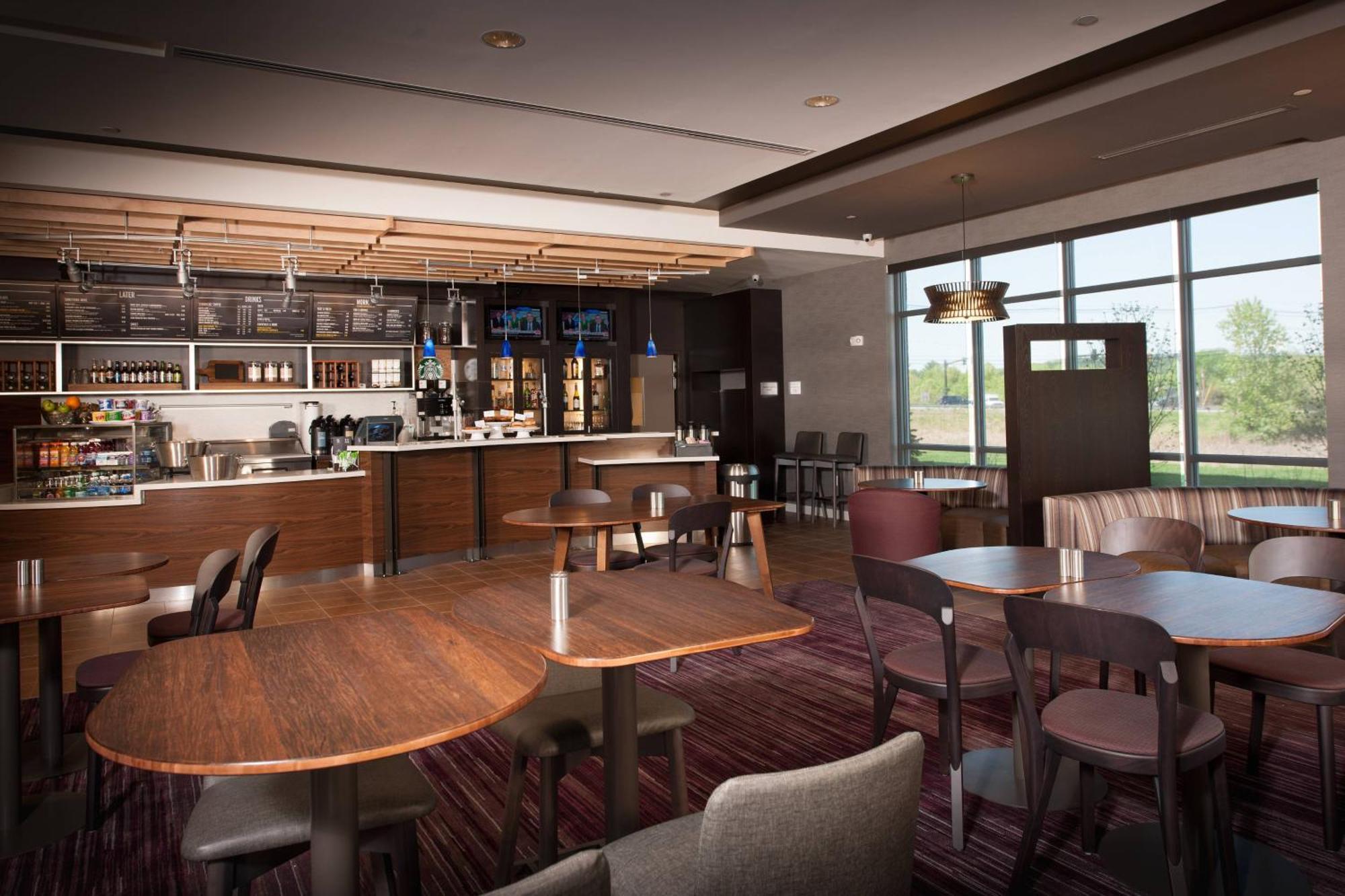 Courtyard By Marriott Boston Littleton Hotel Exterior photo