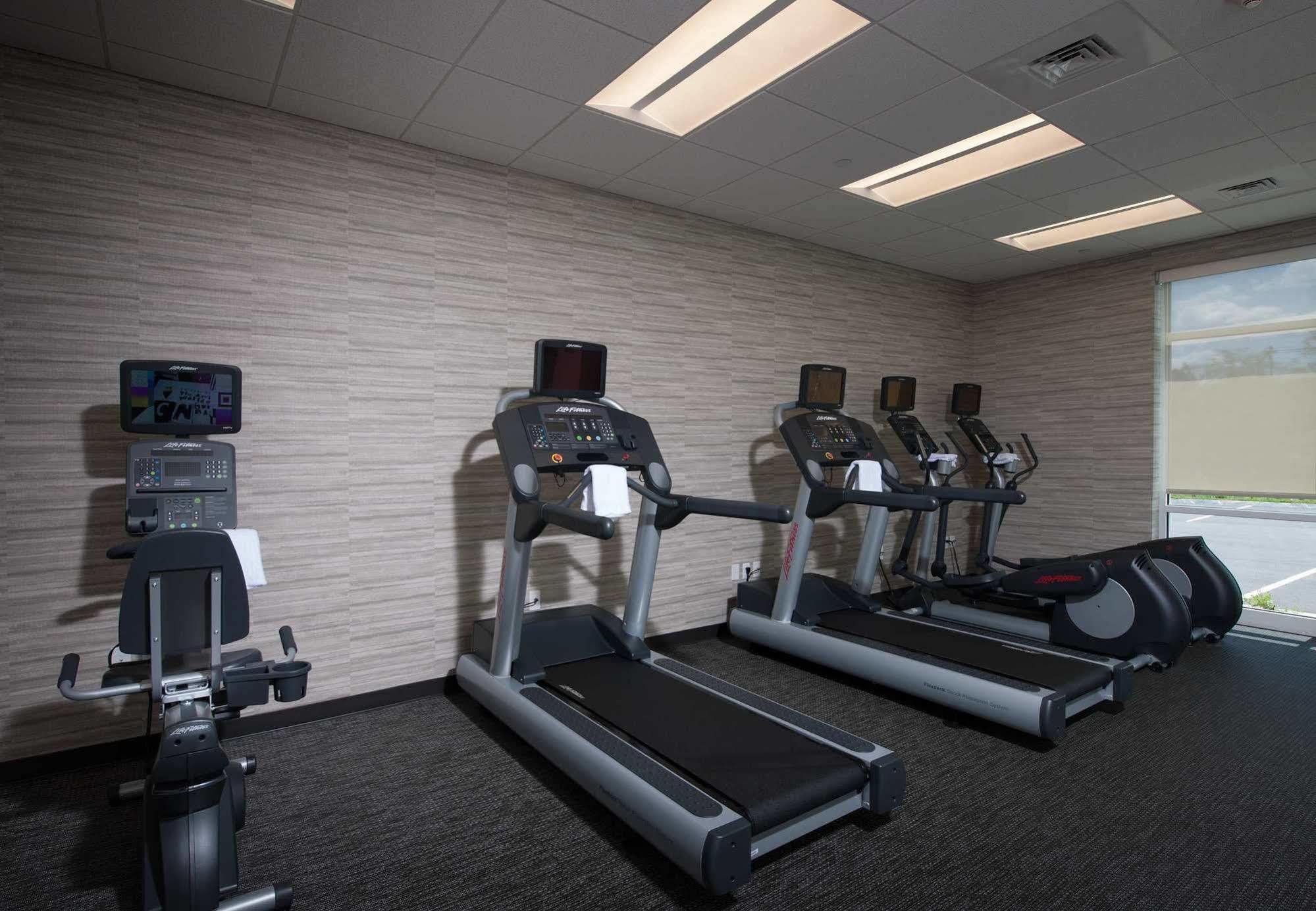 Courtyard By Marriott Boston Littleton Hotel Exterior photo